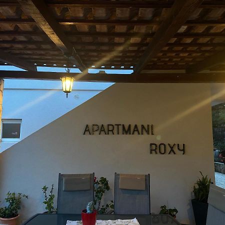 Apartmani Roxy Lovište Exterior foto